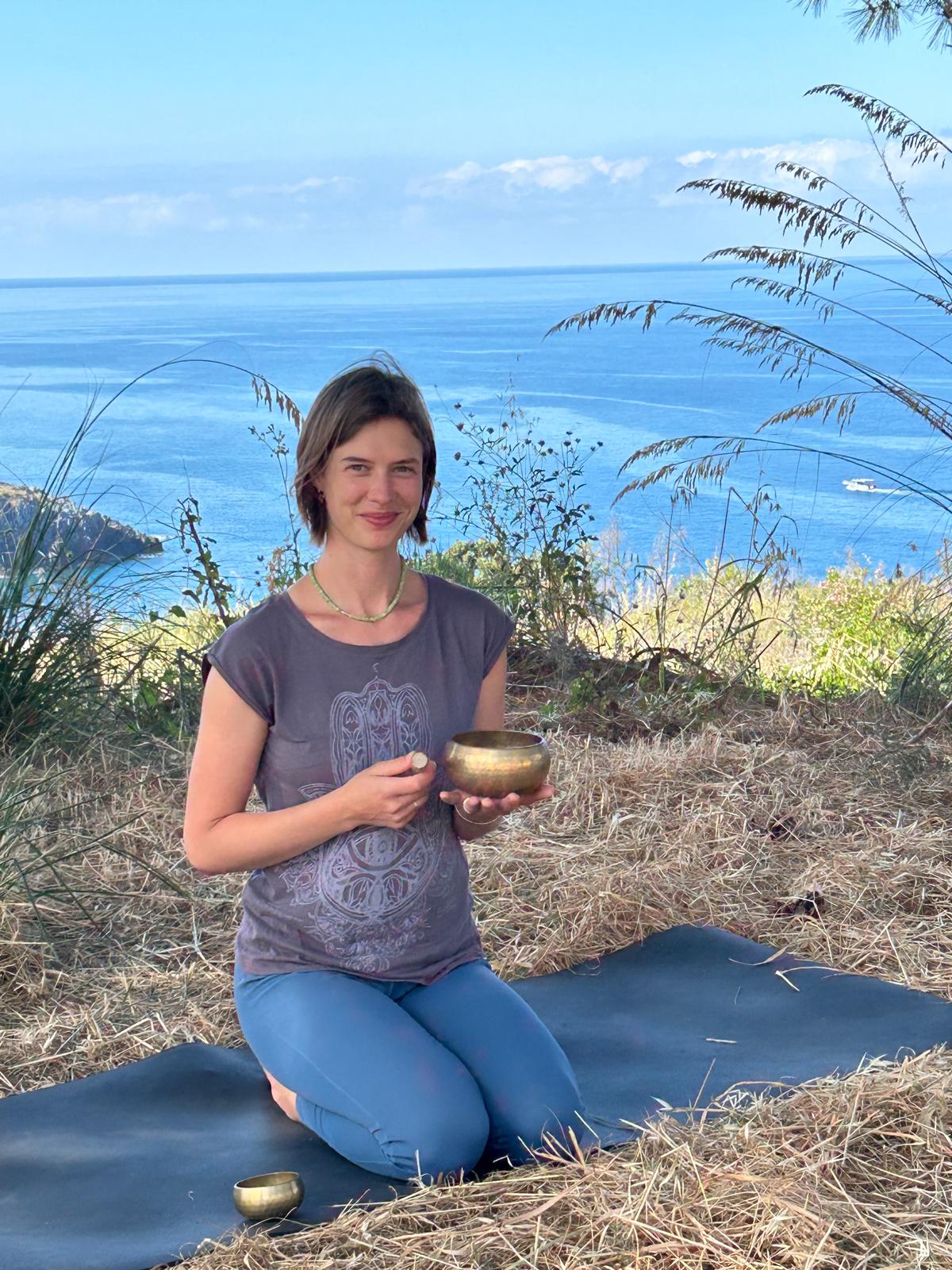 Iga with a music bowl